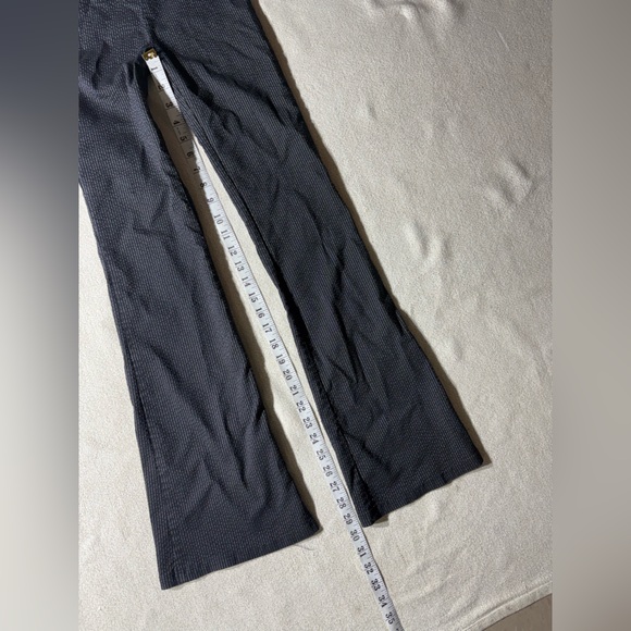 Black Strapless Jumpsuit with Wide-Leg Design - Picture 6 of 9